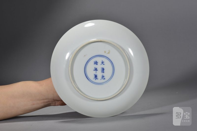 清光绪 张子英浅绛彩桃柳春燕盘 - 图3